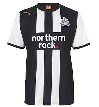 Newcastle Puma 2011-12 Newcastle Home Puma Football Shirt (Kids)