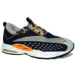 Nike Lady Air Zoom Drive Running Shoe.