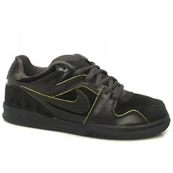 Male 6.0 Air Zoom Oncore Suede Upper in Black