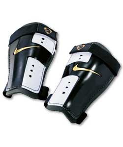 Nike Tiempo Team Guard (boy)