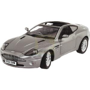 RC2 Aston Martin V12 1 18