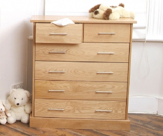 Saplings Hinstock Oak Chest of Drawers