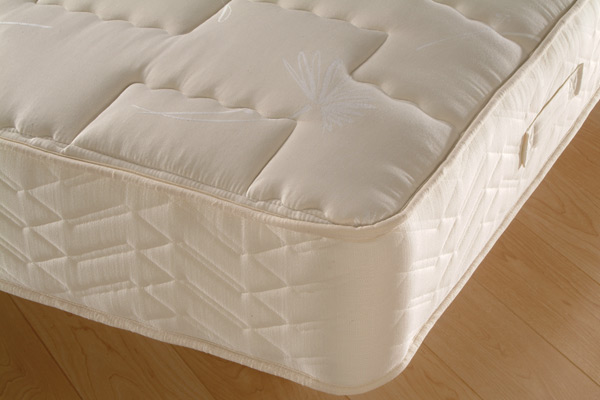 Bedstead Deluxe Mattress Double 135cm