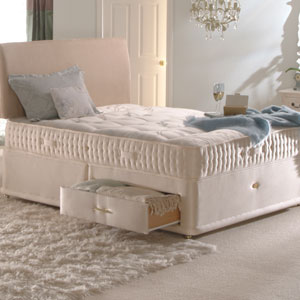 Dunmail 4FT 6`Divan Bed