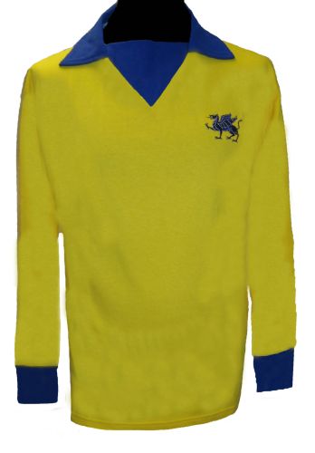 TOFFS Orient 1970s away. Retro Football Shirts