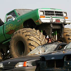 treatme.net Teenage Monster Truck vs 4x4