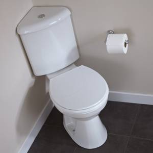 Earby Corner Bathroom Ceramic Close Coupled