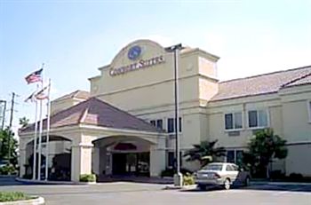 Comfort Suites