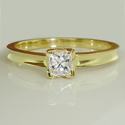 Sharp  clean cuts make the princess cut diamond a contemporary favorite.A fiery Princess cut