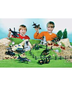 130 Piece Good Vs Bad Military Playset