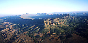 flinders flinder 4wd wheel drive four lanndscapes landscape gorge gorges ridge ridges range ranges w