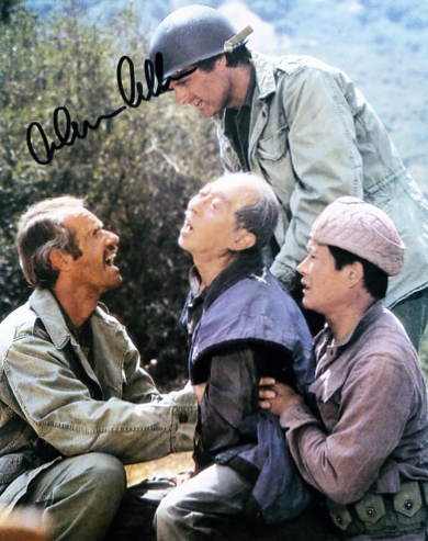 ALAN ALDA SIGNED MASH 10 x 8 INCH COLOUR