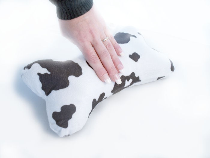 Arm rest in black/white plush 25x15cm