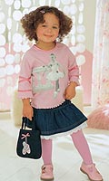 T-shirt with ballet dancer print. Denim bag with ballet shoes print. Washable. Cotton