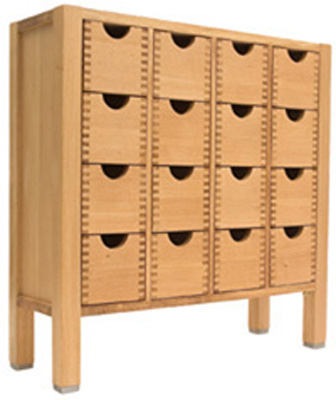 A beautiful piece of contemporary furniture with outstanding craftsmanship. An unobtrusive and