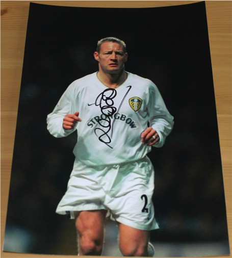 DAVID BATTY HAND SIGNED 9 x 6.5 INCH PHOTO