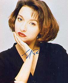 Elizabeth Pena autograph