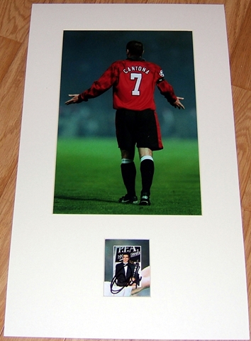 ERIC CANTONA SIGNED PIC MOUNTED WITH LARGE PHOTO