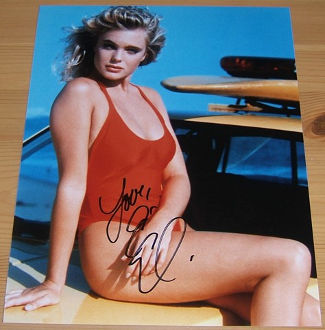 ERIKA ELENIAK SIGNED BAYWATCH 10 x 8 INCH