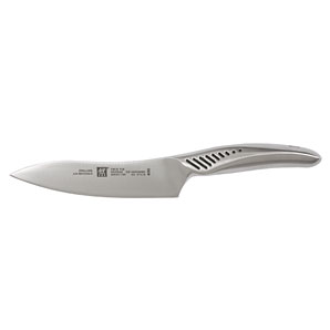 With innovative, asymmetric handles, Henckels Twin Fin knives make cutting and slicing easy and