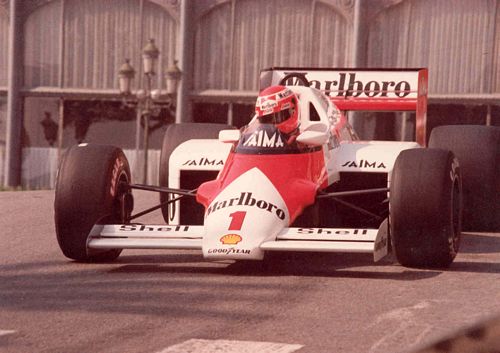 Lauda McLaren MP2B #1 Front Left Tyre off the Ground Photo (17cm x 12cm)