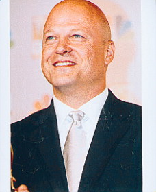 Michael Chiklis photo