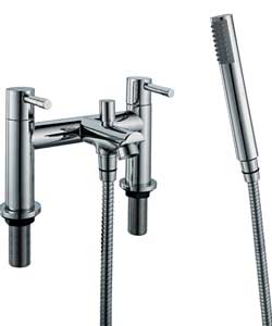 Chrome finish.Complete with hose and fittings.Suitable for all pressure systems.Manufacturers 5 year