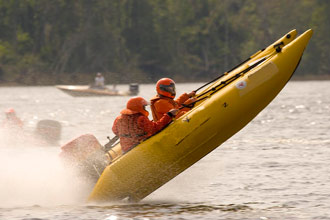 Experience the unique thrill of a high speed tour of the Solent in a genuine offshore powerboat. Hol