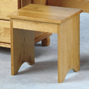 This range of traditional pine bedroom furniture offers great value for money. The simple, clean