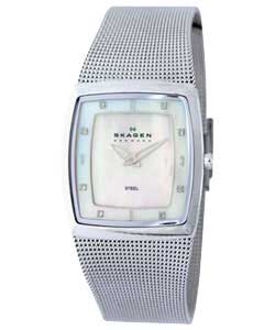 Quartz.Mother of pearl dial.Square titanium case.Adjustable silver titanium mesh strap.Stone set at 