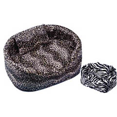 This bed is hand made to the highest standards in Milan  - the fashion design capital of Europe. Ava
