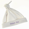 An ideal baby gift product, the hat is presented in a pretty transparent gift bag, and is tied with 
