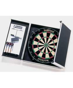 Aluminium cabinet. Wipe clean scoring. Hustler bristle dartboard. Includes 2 sets of brass darts, ma