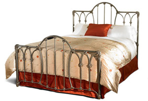 The Harwood Pembrook Kingsize Bedstead