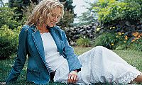 Short and shapely semi-fitted jacket sandblasted f