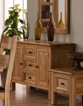 World Furniture Stanmore 2 Door 3 Drawer Sideboard in Oak