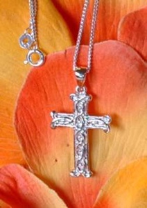 ZILVER Sterling Silver Celtic Cross Pendant by
